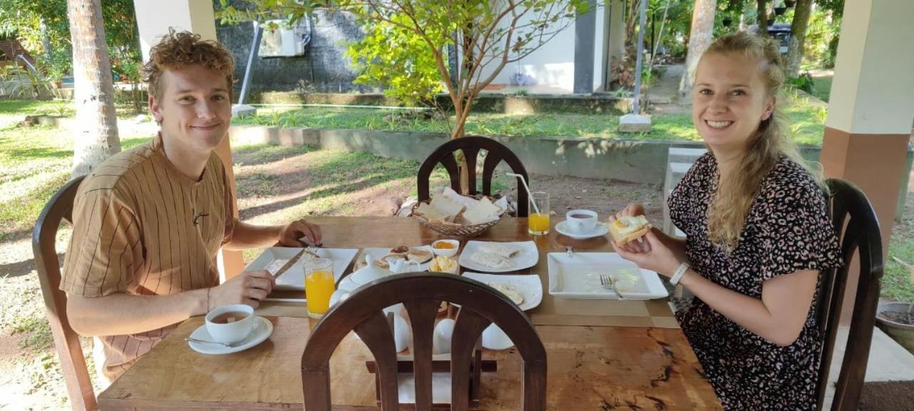 Elegant Hamlets Home Stay ชิลอว์ ภายนอก รูปภาพ