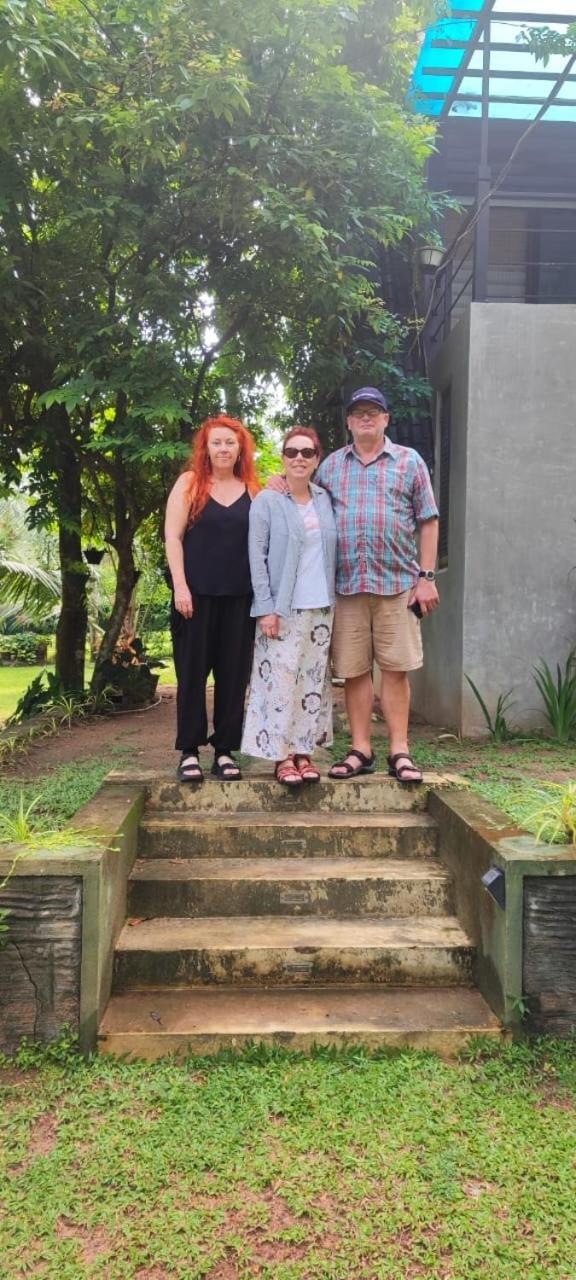 Elegant Hamlets Home Stay ชิลอว์ ภายนอก รูปภาพ